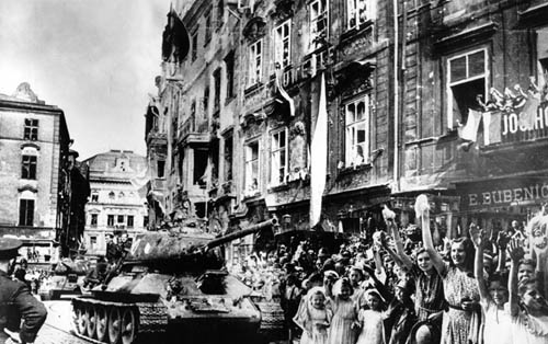 Soviet T-34 tank in Prague, Czechoslovakia, May 1945, photo 2 of 2