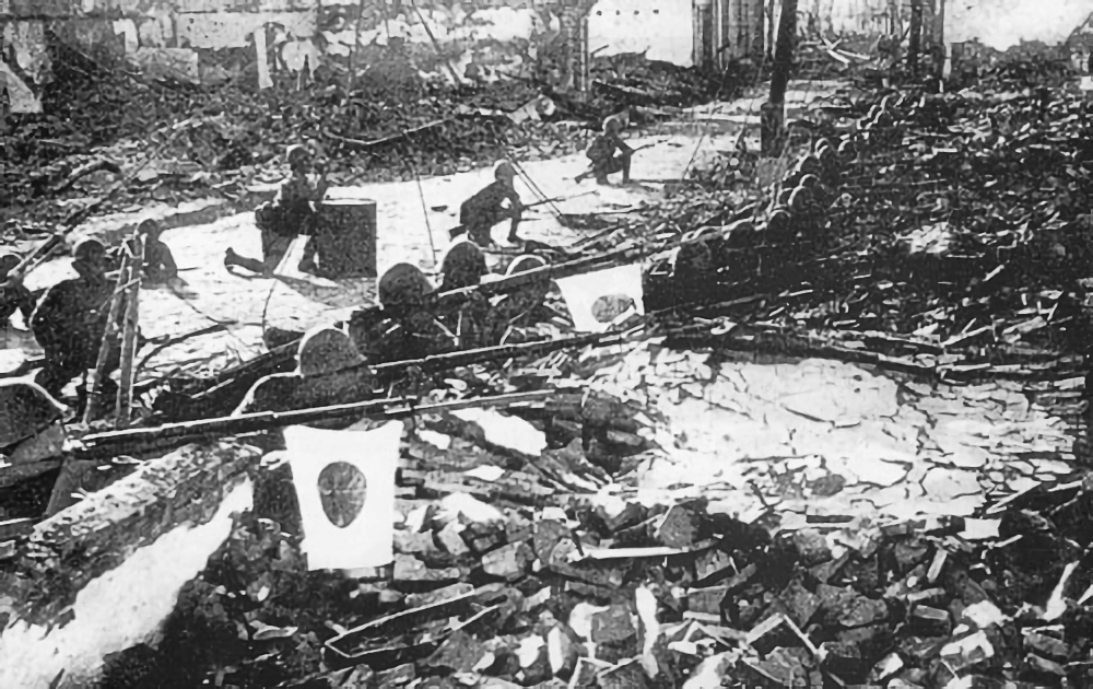 [Photo] Japanese soldiers fighting in streets of Shanghai, Aug-Oct 1937 ...