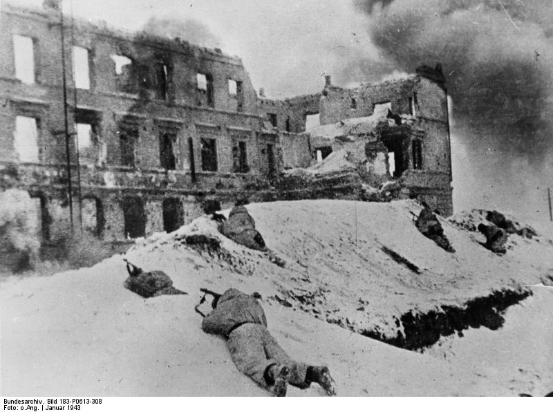 Russian soldiers fighting in Stalingrad, Russia, Jan 1943