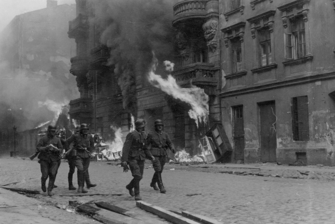 German SS troops on Nowolipie Street in Warsaw, Poland during the Warsaw Ghetto Uprising, Apr-May 1943
