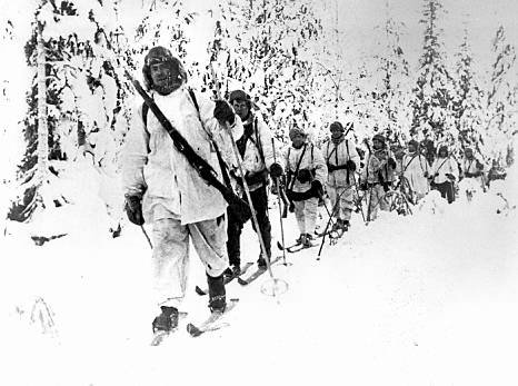 Finnish soldiers on skis, 1939-1940