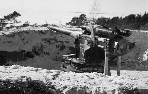 Finnish Canet 152mm/45 naval gun in coastal defense role, Hästö-Busö island, Raseborg, Finland, 18 Mar 1940