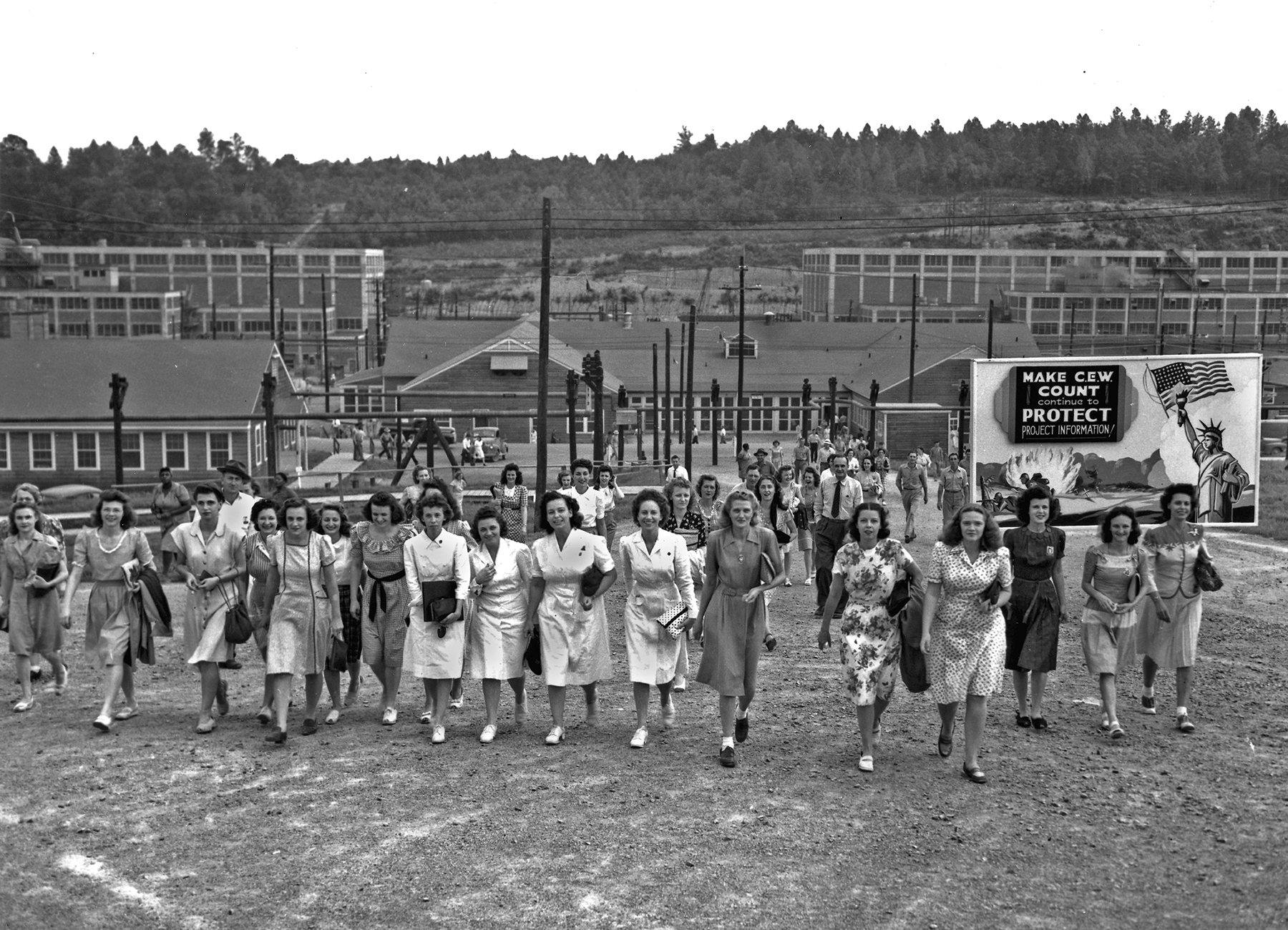 Scene of shift change at the Y-12 uranium enrichment facility in Oak Ridge, Tennessee, United States, circa 1945