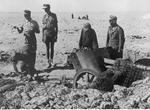 German Lieutenant Colonel Karl Ens inspecting a 5 cm PaK 38 gun position, Egypt, mid-Oct 1942