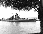 Cruiser USS Pasadena entering Pearl Harbor, Hawaii on a summer NROTC midshipmen’s cruise, 9 Aug 1948.