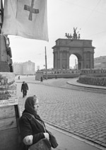 First aid post near the Narva Triumphal Arch in Leningrad, Russia, 9 Oct 1941