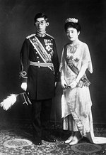 Wedding photograph of Prince Yasuhito and Princess Setsuko, 28 Sep 1928, photo 1 of 2