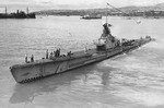 USS Gar arriving Pearl Harbor, US Territory of Hawaii, 19 Aug 1945. Note the exceptionally long commissioning pennant with balloon known as a "Going Home" pennant that was common when heading home after the war