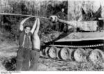 German tank crew cleaning the gun of their Tiger I heavy tank, Russia, 1942