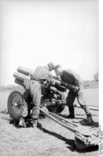 German troops exercising with a 15 cm NbW 41 rocket launcher, Soviet Union, fall 1943, photo 2 of 3