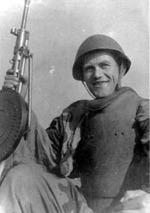 Soviet soldier dressed in SN-42 body armor, wielding a Degtyaryov Pekhotny 