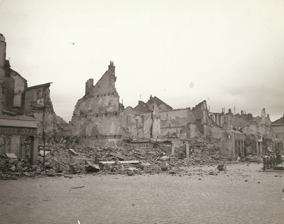 Ruins of a German town, 22 Nov 1944