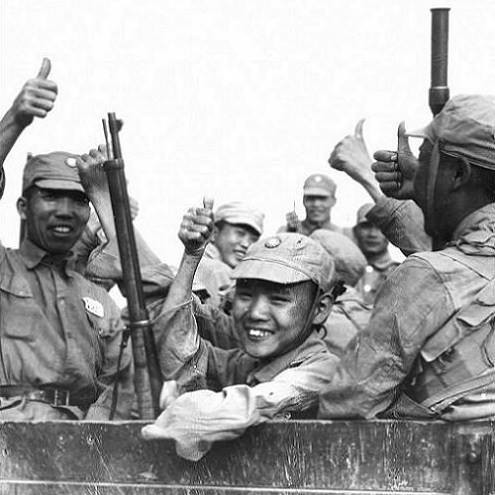 Chinese soldiers and military laborers aboard a truck, 1940s