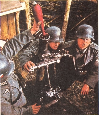 German mortar crew training with a 8-cm Granatwerfer 34 mortar, circa 1934-1939