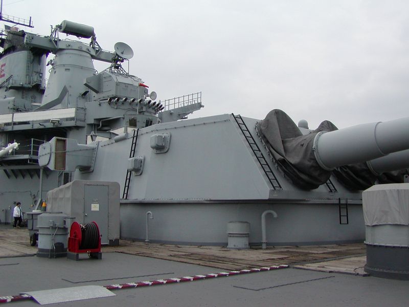Battleship New Jersey's aft turret, 14 Jun 2004, photo 4 of 4; note the Mk 38 Gun Directors on side of turret