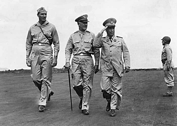 US Lieutenant Colonel Lucius Drafts, US Lieutenant General George Brett, and Ecuadorian Defense Minister General Alberto Romero at the Galápagos Islands, 9 Dec 1943