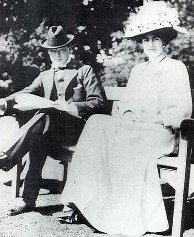 Winston Churchill and Clementine Hozier, mid-1908