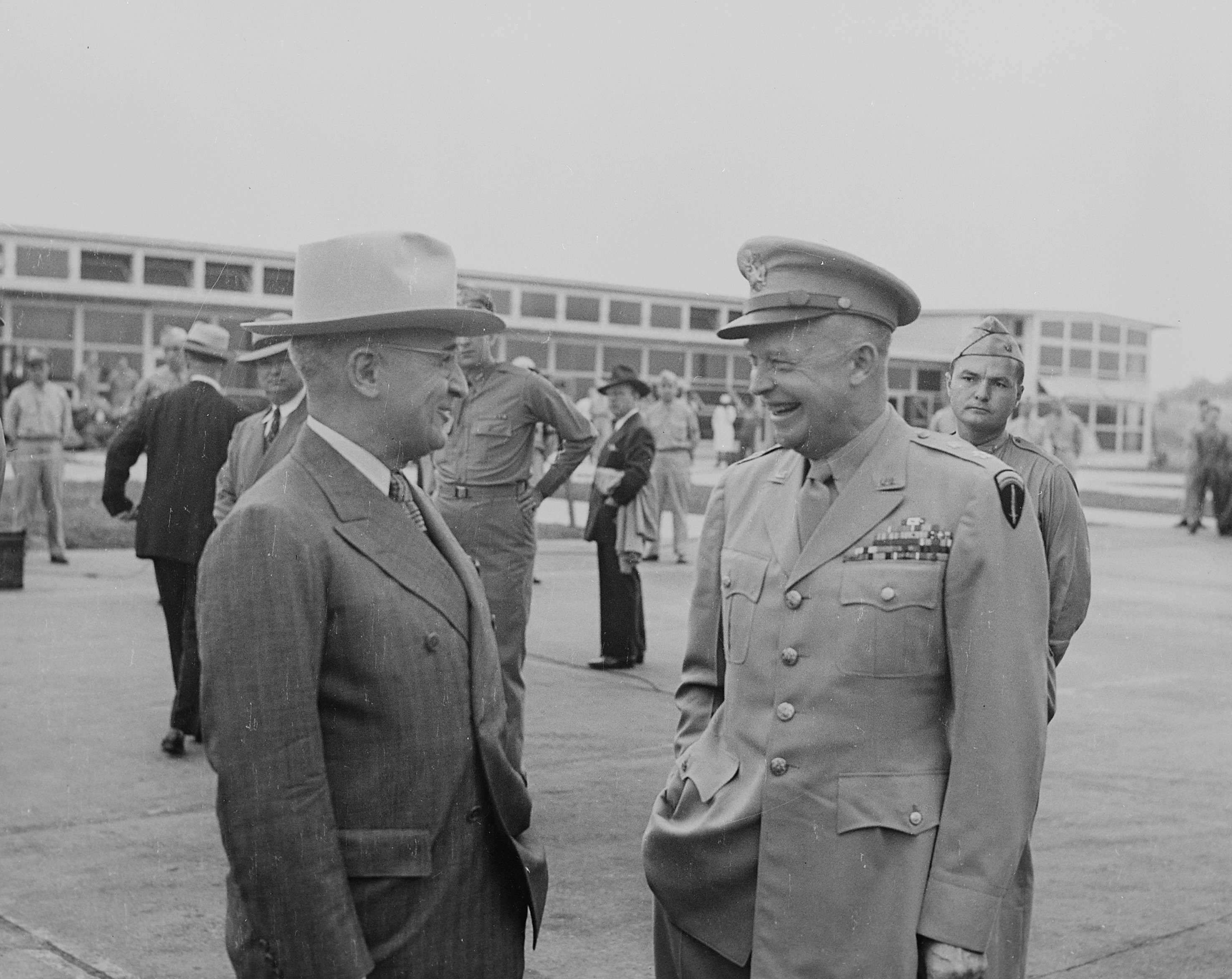 US President Harry Truman and General Dwight Eisenhower, Washington National Airport, Arlington, Virginia, United States, 18 Jun 1945, photo 1 of 2
