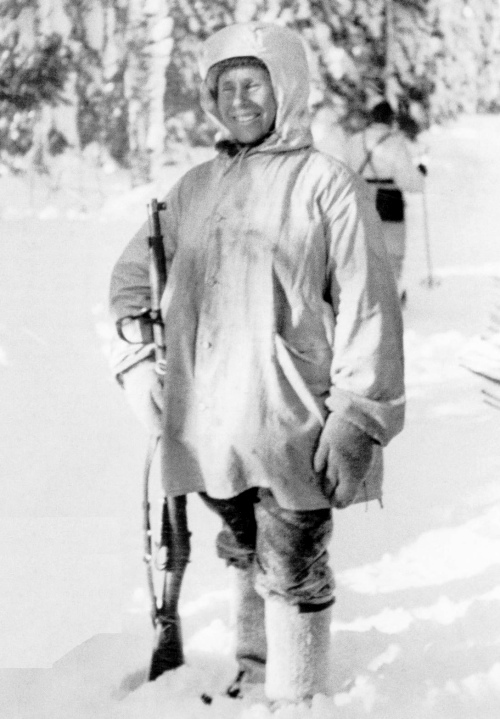 Simo Häyhä posing with his honorary M/28-30 rifle, 1939-1940