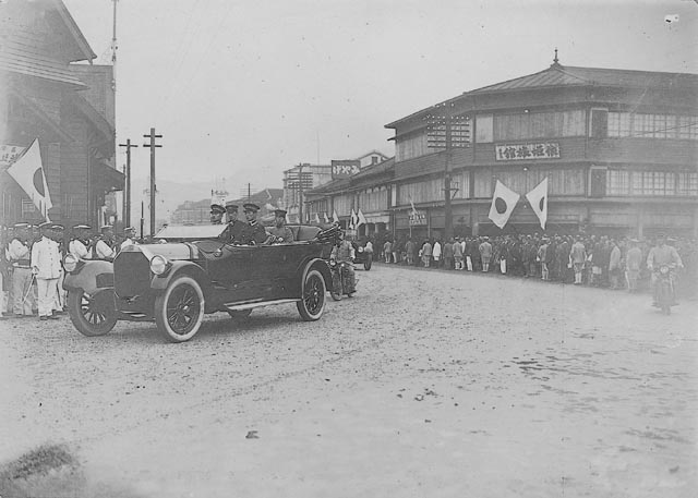 Crown Prince Hirohito in Kiirun (now Keelung), Taiwan, 16 Apr 1923; the building at left of photo was the post office