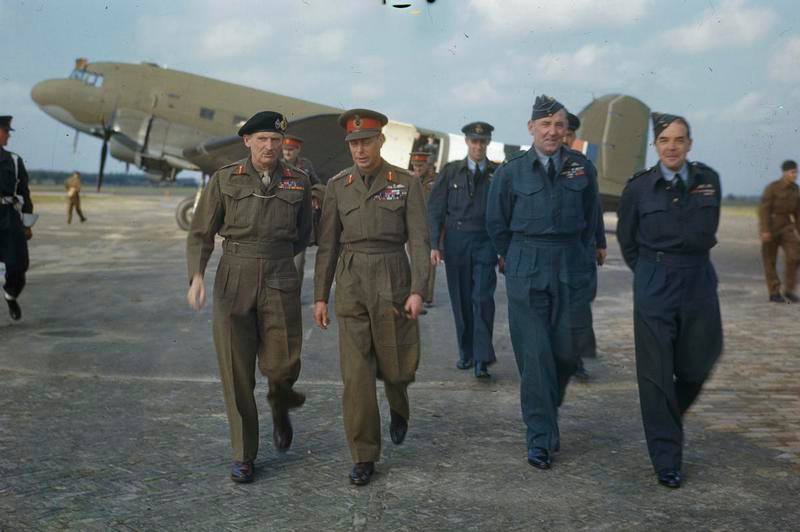 Bernard Montgomery and King George VI in the Netherlands, 12 Oct 1944