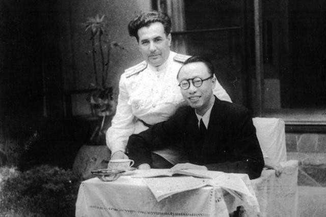 Puyi with a Soviet official, China, circa 1960s