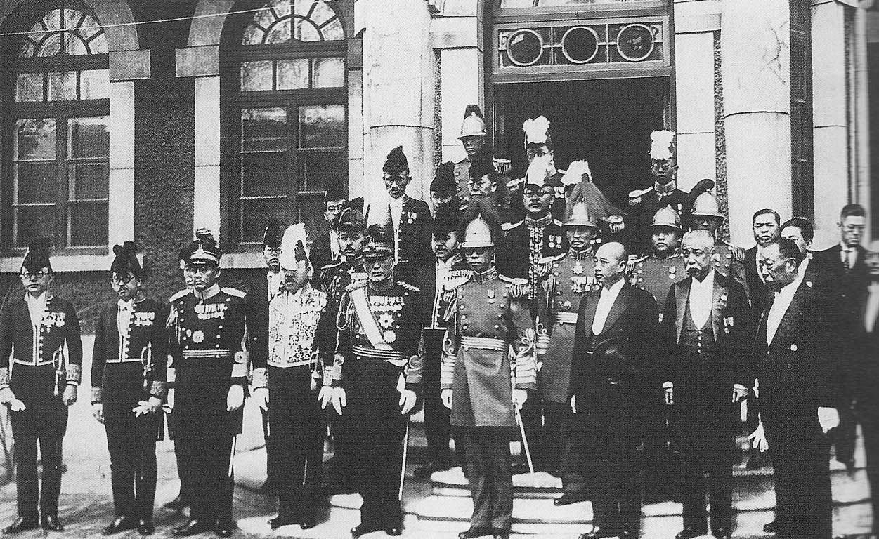 Puyi and various Manchukuo and Japanese leaders, Mar 1934