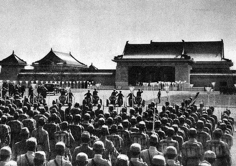 Emperor Kangde of the puppet state of Manchukuo arriving at the dedication ceremony of the Manchukuo National Martyr Shrine, Xinjing (Changchun), China, 18 Sep 1940