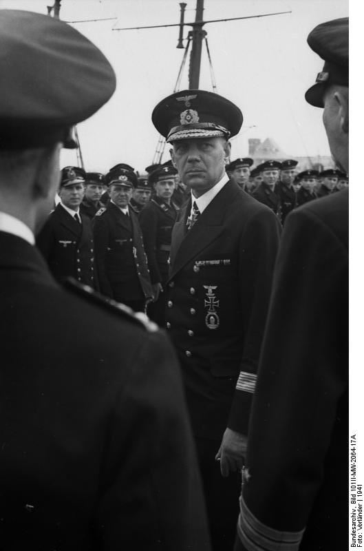 German Navy Kapitän zur See Ruge inspecting a minesweeper, 1941, photo 2 of 2
