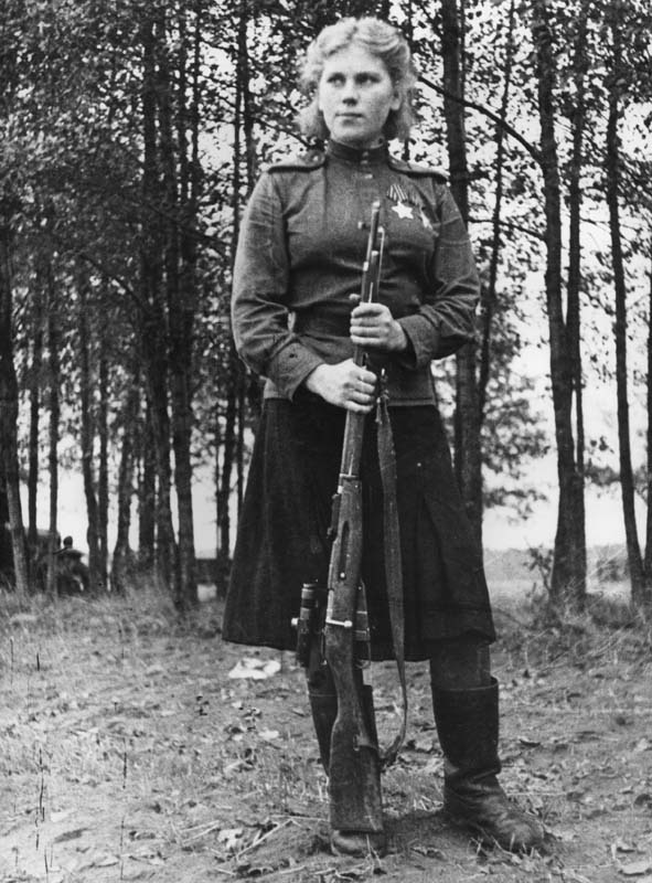 Roza Shanina with her Mosin-Nagant rifle with PU scope, Nov 1944