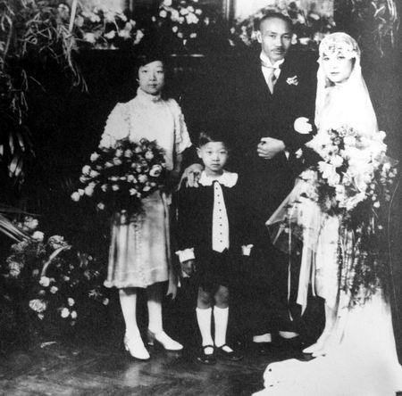 Wedding photo of Chiang Kaishek and Song Meiling, Shanghai, China, 1 Dec 1927, photo 2 of 2