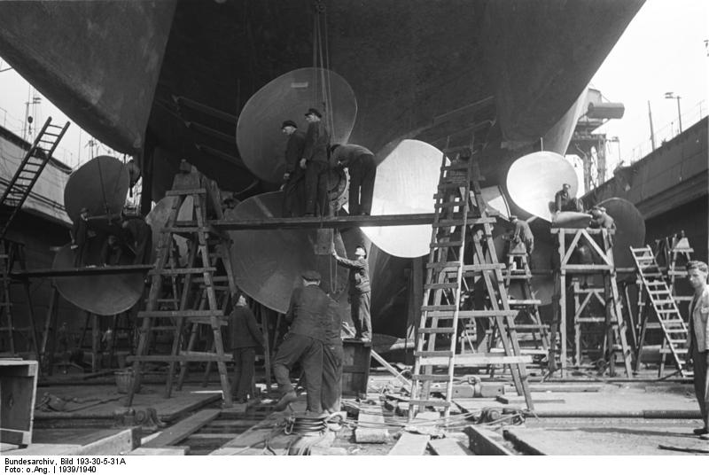 Close-up view of the propellers of battleship Bismarck, 1939-1940