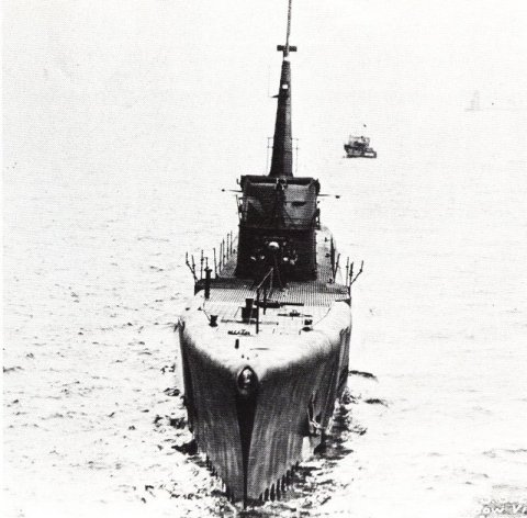 Bow view of USS Cabrilla during her sea trials, Jun 1943