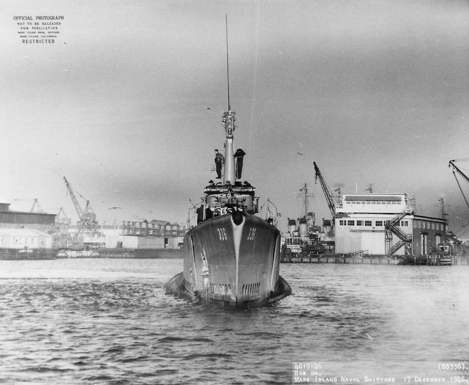 [Photo] Bow view of USS Capitaine off Mare Island Navy Yard, Vallejo ...