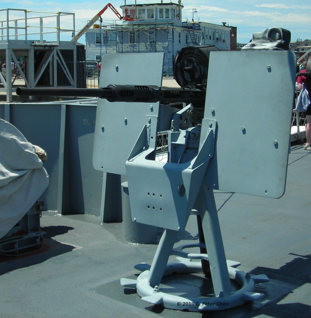 20 mm Oerlikon anti-aircraft gun mounted on the forward deck of museum ship USS Cassin Young, Boston, Massachusetts, United States, 4 Jul 2010