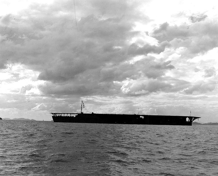 Light carrier Hosho off Kure, Japan, 3 Oct 1945, photo 1 of 2
