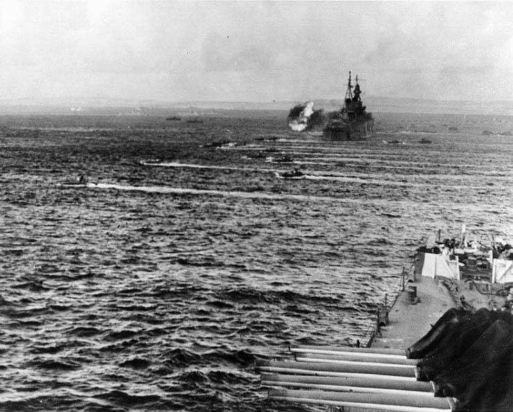 Indianapolis and Birmingham bombarding Saipan amidst advancing LVTs, 15 Jun 1944