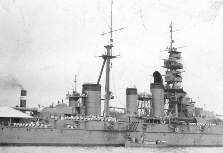 Midship view of Kongo, opposite angle, just prior to her 1929 reconstruction