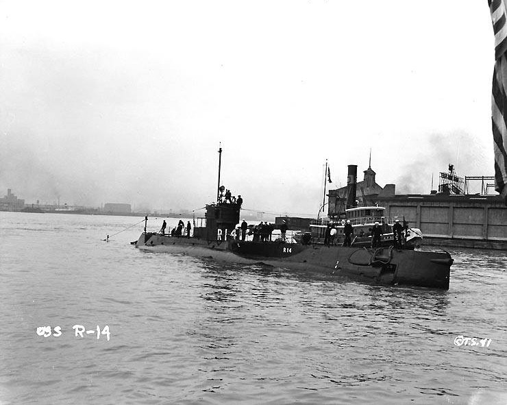 USS R-14 in port, 1941; note tug W. F. Dalzell in background