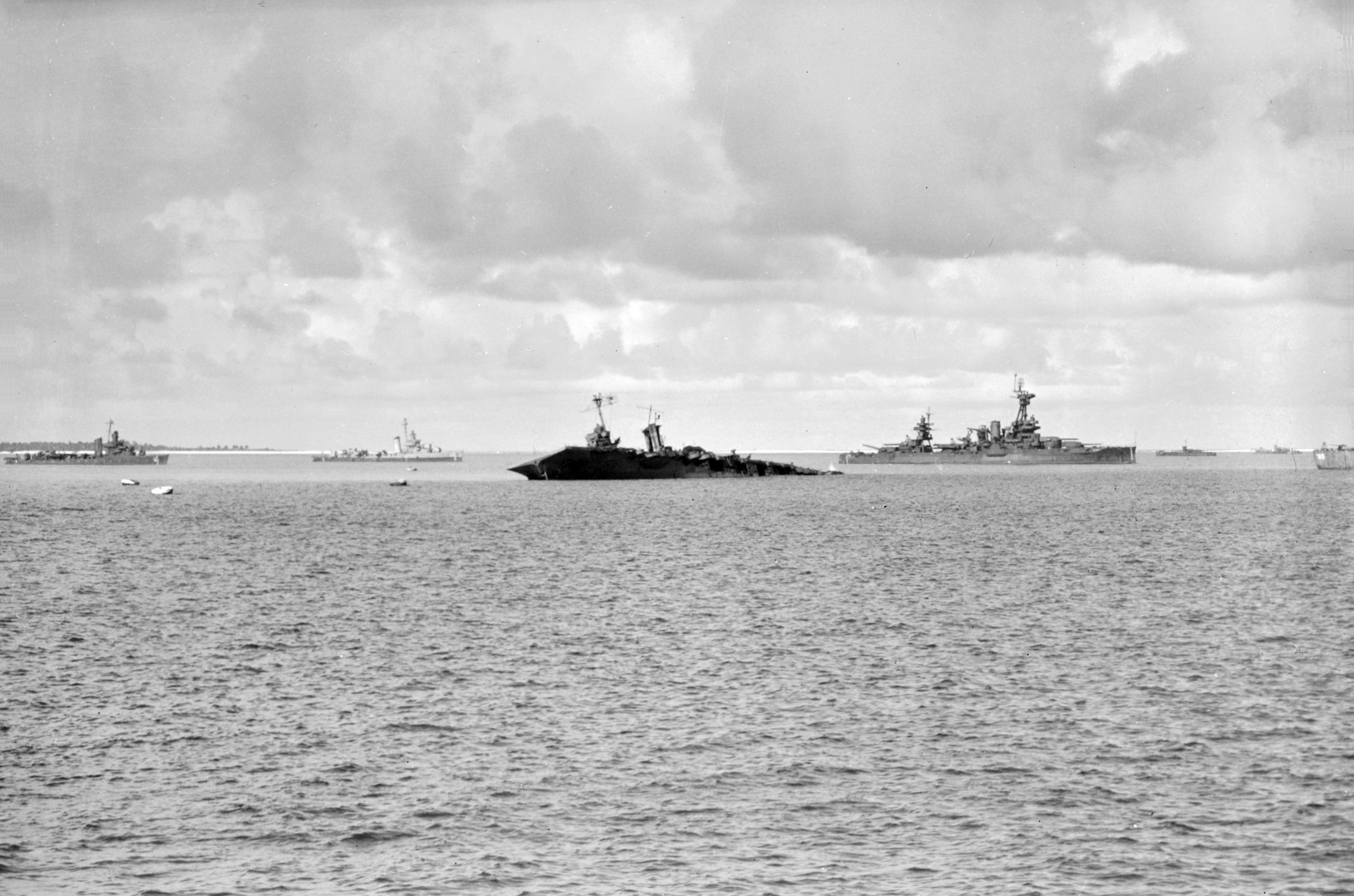 Saratoga sinking after atomic bomb blast, Bikini Atoll, Marshall islands, 25 Jul 1946, photo 2 of 2