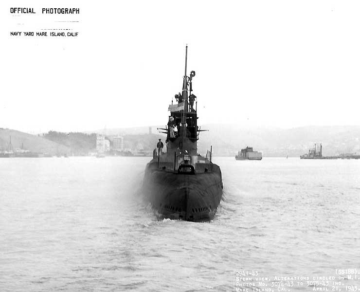Sargo off Mare Island Navy Yard, 21 Apr 1943, photo 1 of 2
