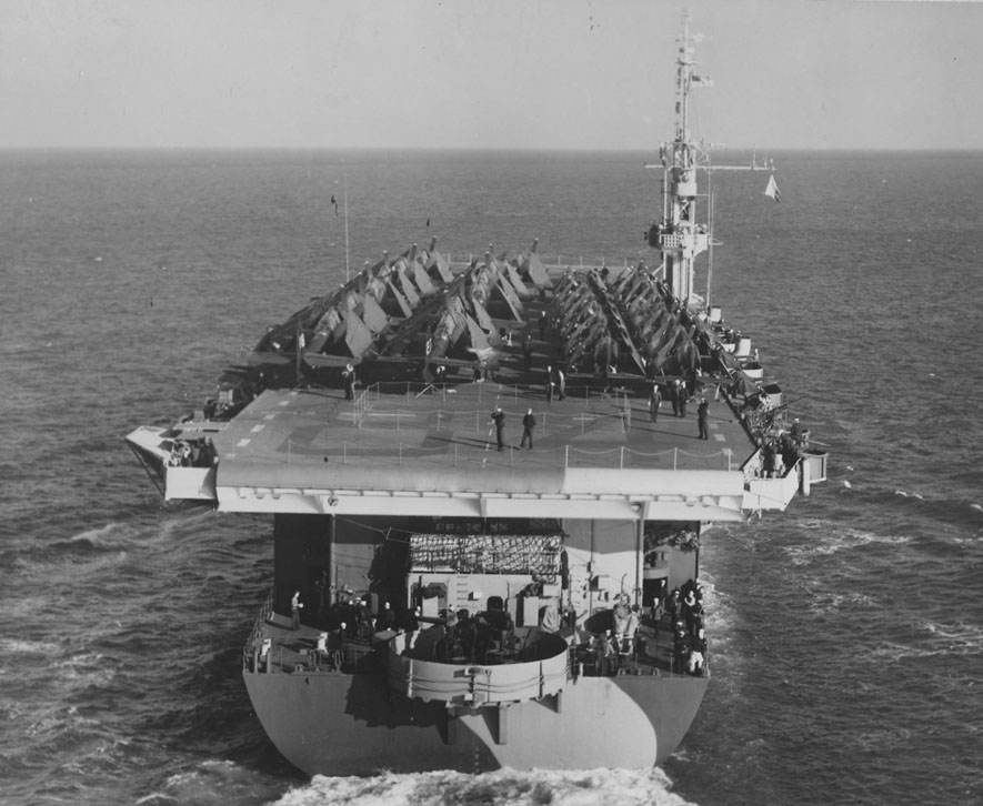 USS Shamrock Bay underway, 10 Nov 1944