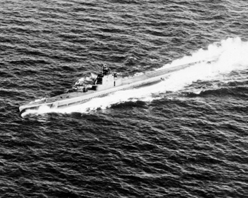 USS Snook undergoing sea trials, 8 Jan 1943