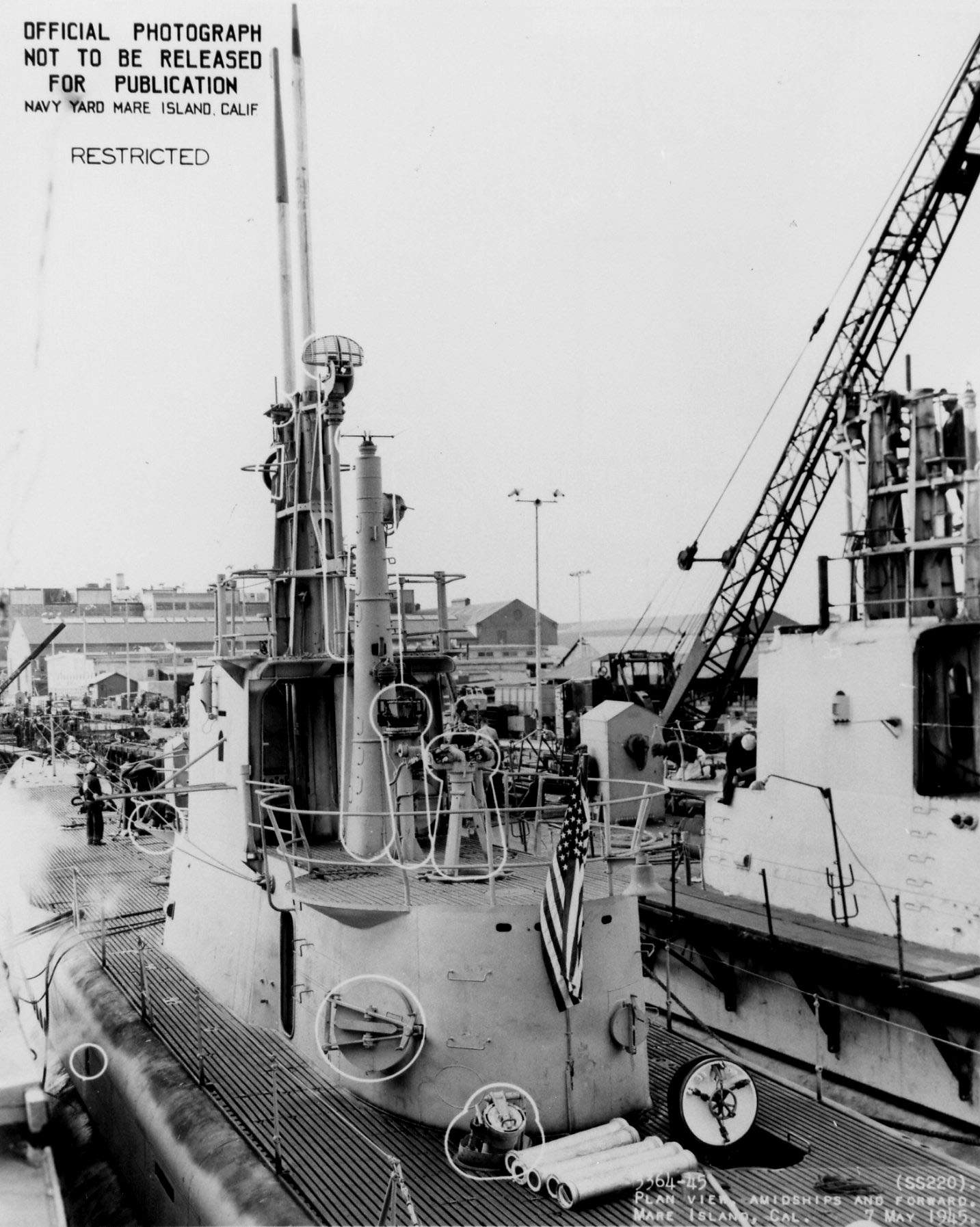 [Photo] View of the conning tower of USS Barb, Mare Island Navy Yard ...