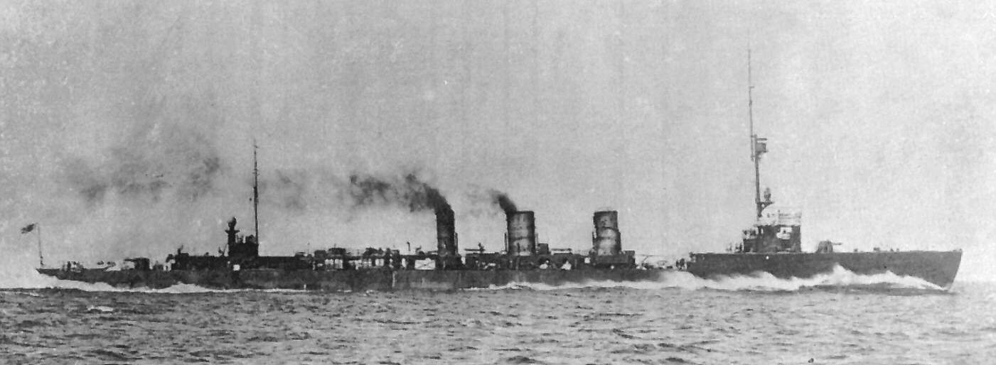 Tenryu underway during trials, 1919