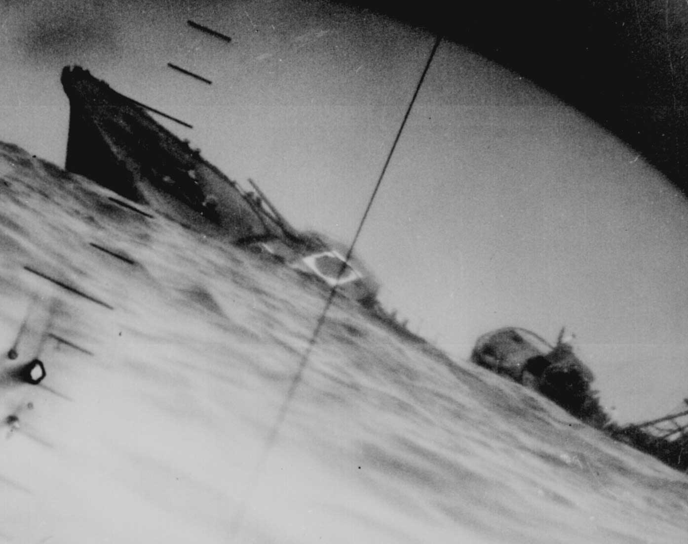 Yamakaze sinking as seen from the periscope of USS Nautilus, 25 Jun 1942, photo 2 of 2