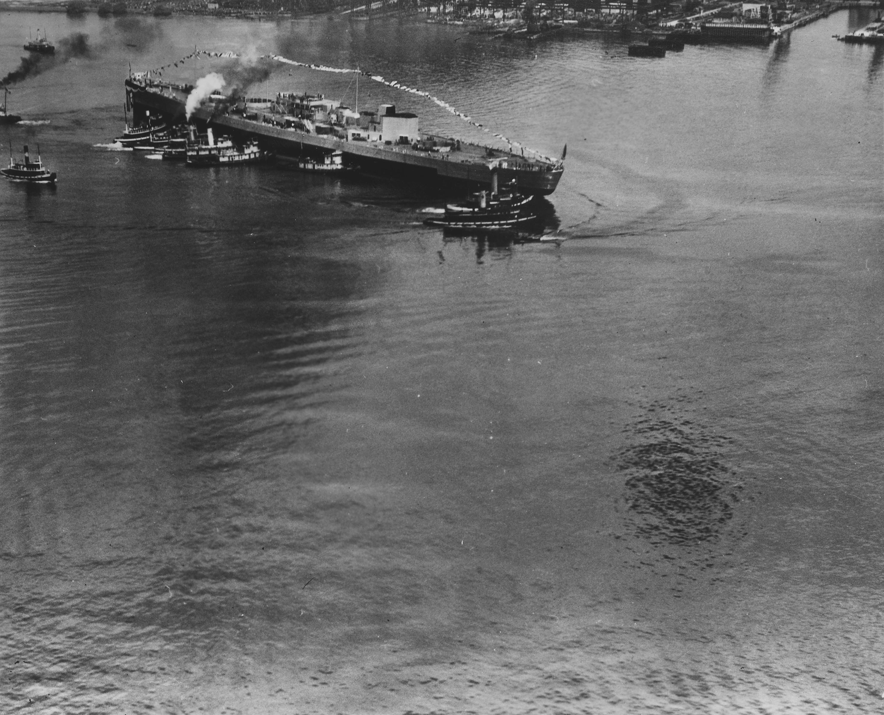 Launching of battleship Washington, Philadelphia Naval Shipyard, Pennsylvania, United States, 1 Jun 1940, photo 2 of 2