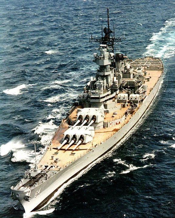 USS Wisconsin at sea, circa 1988-1990