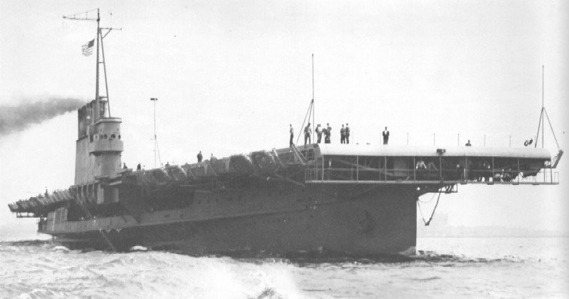 [Photo] USS Wolverine underway in Lake Michigan, United States, 1940s ...