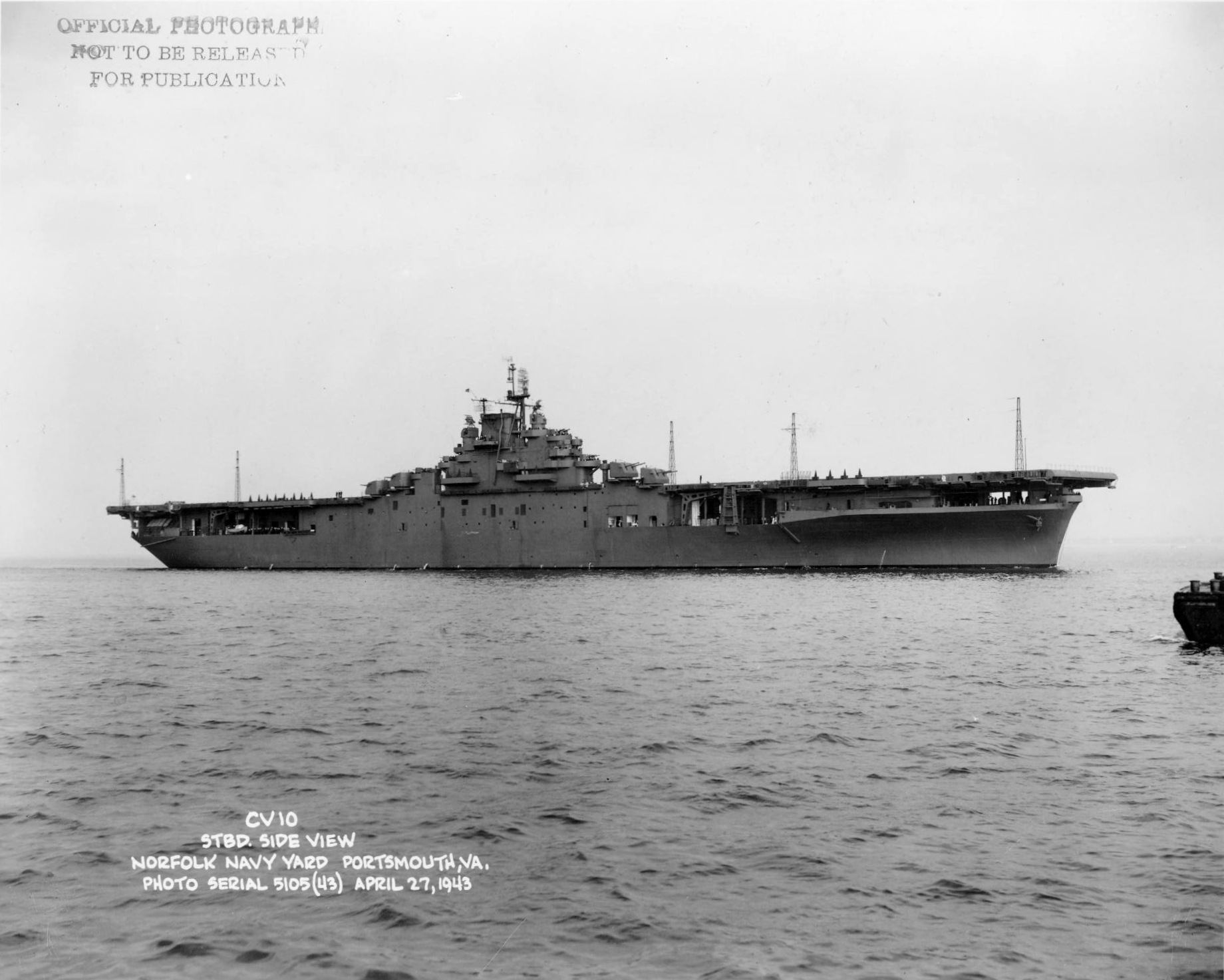 USS Yorktown underway off Norfolk Navy Yard, Portsmouth, Virginia, United States, 27 Apr 1943; note Measure 21 camouflage